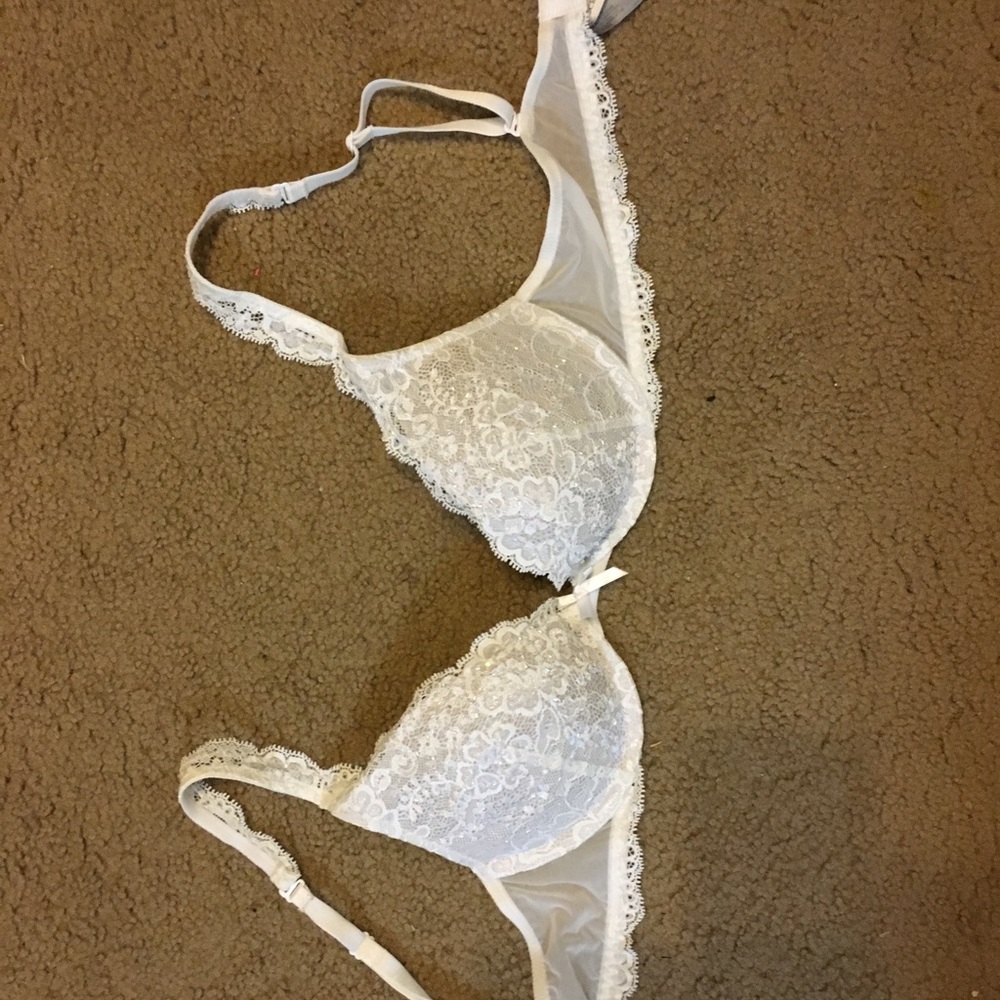 Victoria’s Secret bra *new without tags*